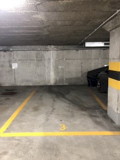 Parkplatz in Einstellhalle in Niederscherli zu vermieten