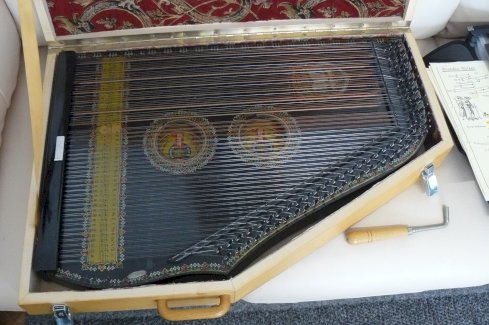 Klavier-Zither "Globe" neuwertig mit Koffer