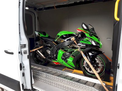 .. Ihr Partner für Motorrad -Transporte & Mehr .. 079 647 73 13 ( SCHWEIZWEIT )