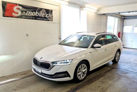 SKODA Octavia Combi 2.0 TDI DSG Style