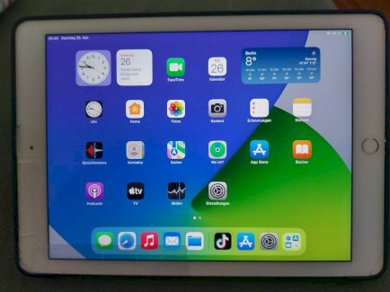Apple iPad 5.Gen A1822 WiFi ,128GB Displayrisse - Gratisinserat.ch