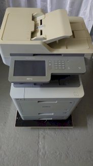MFC-L9570CDW + Extra Papierschacht + 4 Toner-WENIG GEBRAUCHT - Gratisinserat.ch