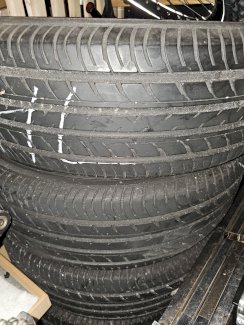 Sommer Pneu 225/65 R17 102V - Gratisinserat.ch