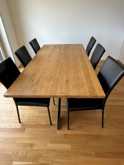 Eichentisch von Möbel Pfister mit 6 Lederstühlen