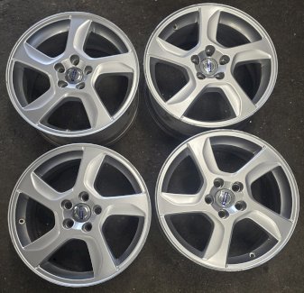 4x Volvo Original Felgen 7Jx17 / 5x108 / ET 50 / ML 63.4  - Gratisinserat.ch