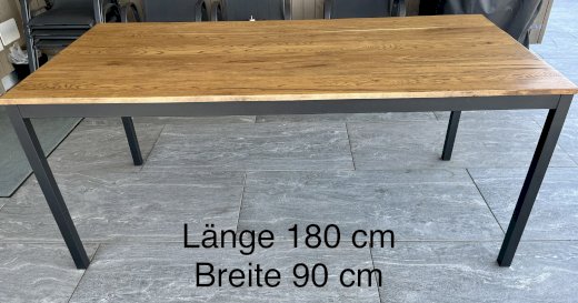 Massivholztisch 