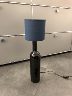 Flaschen Tischlampe oder Stehlampe, Neu und Einzigartig
