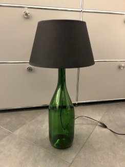 Flaschen Tischlampe oder Stehlampe, Neu und Einzigartig - Gratisinserat.ch