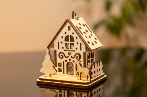 Zauberhaftes Weihnachts-Häuschen mit LED-Licht  - Gratisinserat.ch