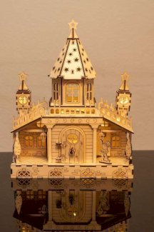 Weihnachtliches Leucht-Holzschloss mit LED - Gratisinserat.ch