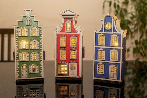 Beleuchtete Holz-Häuser Londoner Stil - Gratisinserat.ch