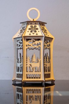 LASERGESCHNITTENE HOLZLATERNE MIT WALDMOTIV
