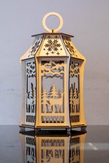 LASERGESCHNITTENE HOLZLATERNE MIT WALDMOTIV