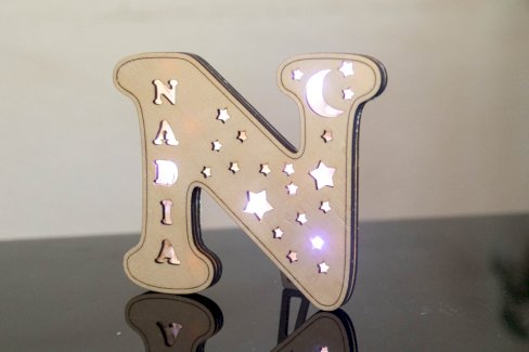 Personalisiertes LED-Nachtlicht Buchstabe - Gratisinserat.ch