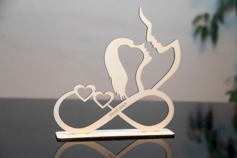 PERSONALISIERTER INFINITY-HOLZAUFSTELLER LIEBESPAAR