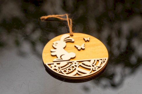 HOLZ-OSTERANHÄNGER MIT HASE UND OSTEREIER - Gratisinserat.ch