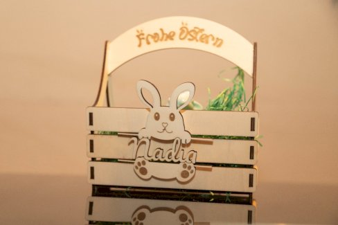 PERSONALISIERTER OSTERKORB AUS HOLZ 