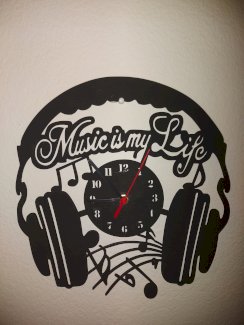 PERSONALISIERBARE WAND UHR