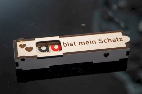 SYMPATHISCHE HOLZ-GESCHENKBOX 