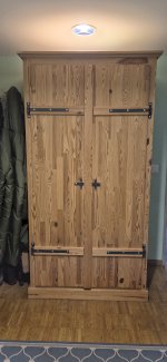 Holzschrank limited edition - Gratisinserat.ch