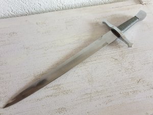 Mittelalterliches Einhänder Schwert mit Lederscheide