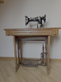 Antike Nähmaschine Pfaff 130 - Gratisinserat.ch