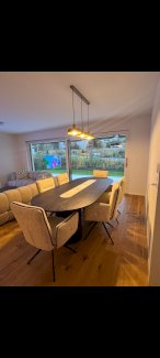 Design Wohnzimmer Set – Massivholz Tisch + TV Möbel + Stühle – TOP Zustand - Gratisinserat.ch