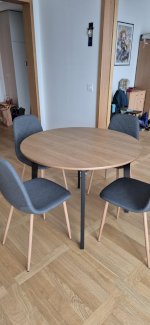 Tisch mit 4 Stühlen - Gratisinserat.ch