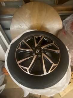 Toyota Yaris Alu-Felgen mit Pneu - Gratisinserat.ch