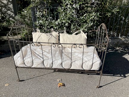 Supergünstig: Antikes Kinderbett/Sofa