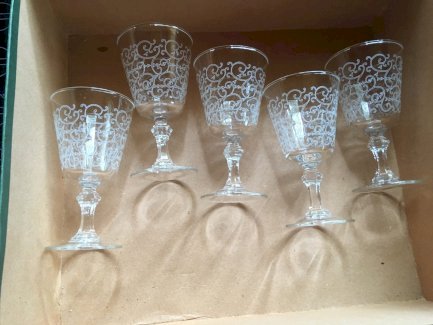 Gläser 4 Stk. Rotweingläser ziseliert,  Trinkglas - Gratisinserat.ch