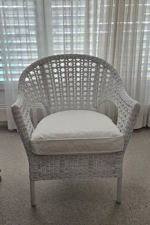 Rattanstuhl weiss