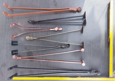 7 Figuren Skulpturen aus Fensterladen Halter