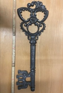 Deko-Schlüssel aus Stahlguss  