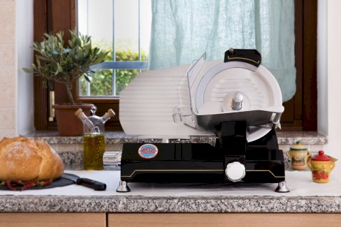 Aufschnittmaschine Mistro GS 220 Spezial Nera - Gratisinserat.ch