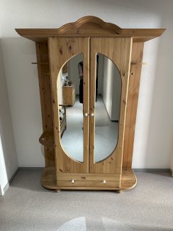 Sehr schöner Dielen/Garderobenschrank - Gratisinserat.ch