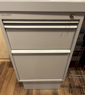 Metall-Korpusse für Büro - Gratisinserat.ch