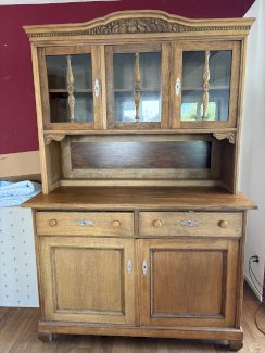 Gratis schönes Holzbuffet - Gratisinserat.ch