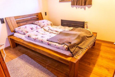 Bett Eiche Massiv vom JYSK - Gratisinserat.ch