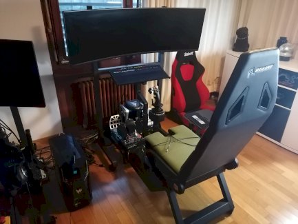 Simrig Flugsimulator einstecken und losfliegen - Gratisinserat.ch