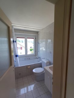 WG-Zimmer nur 2 Gehminuten vom Bahnhof entfernt 29min bis Zürich HB! - Gratisinserat.ch