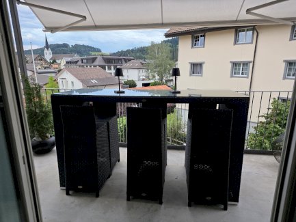 Rattan Bartisch zu verkaufen  - Gratisinserat.ch