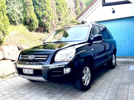 Kia Sportage SUV II, 2,7 V6, Style 4x4. 175 PS, schwarz, innen Beige, das Auto wird noch täglich gefahren 