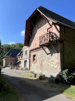 gedeckter Parkplatz / Einstellplatz ganzjährig  - Gratisinserat.ch