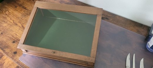 kleine alte Vitrine / Austellungskasten - Gratisinserat.ch