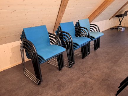 Gebrauchte Seminarstühle zu verkaufen