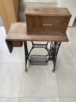 Antike SINGER Trett-Nähmascine