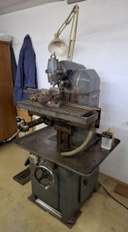 Fräsmaschine Aciera F3 mit sehr viel Werkzeug Teilapparat usw.