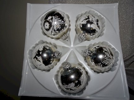 Christbaumschmuck – Weihnachtskugel Silber - Gratisinserat.ch