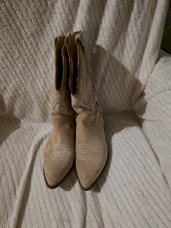 Cowboy stiefel Neuwertig Wildleder einmal Gebraucht wunder schön Grösse 39 - Gratisinserat.ch